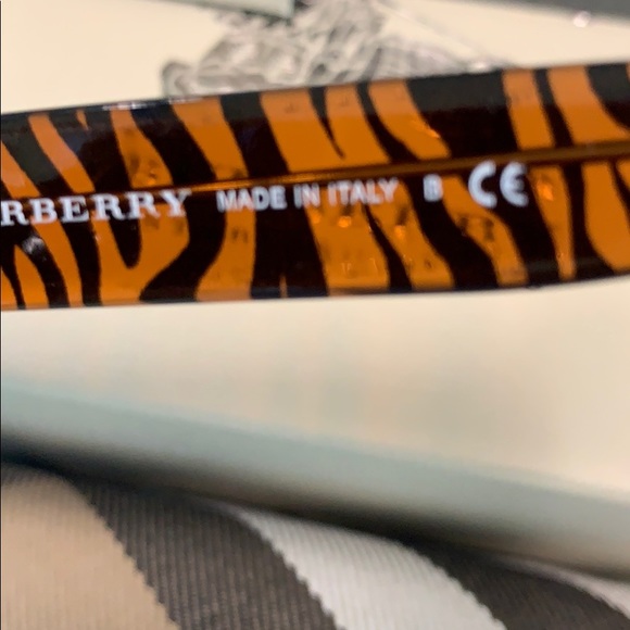 Authentic Burberry Sunglasses - Picture 4 of 4
